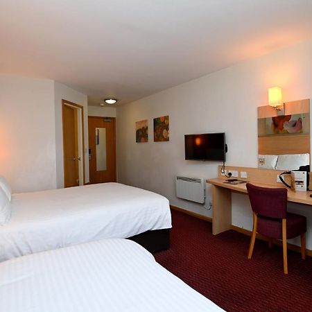 Meadow Farm Redditch By Marstons Inns Экстерьер фото