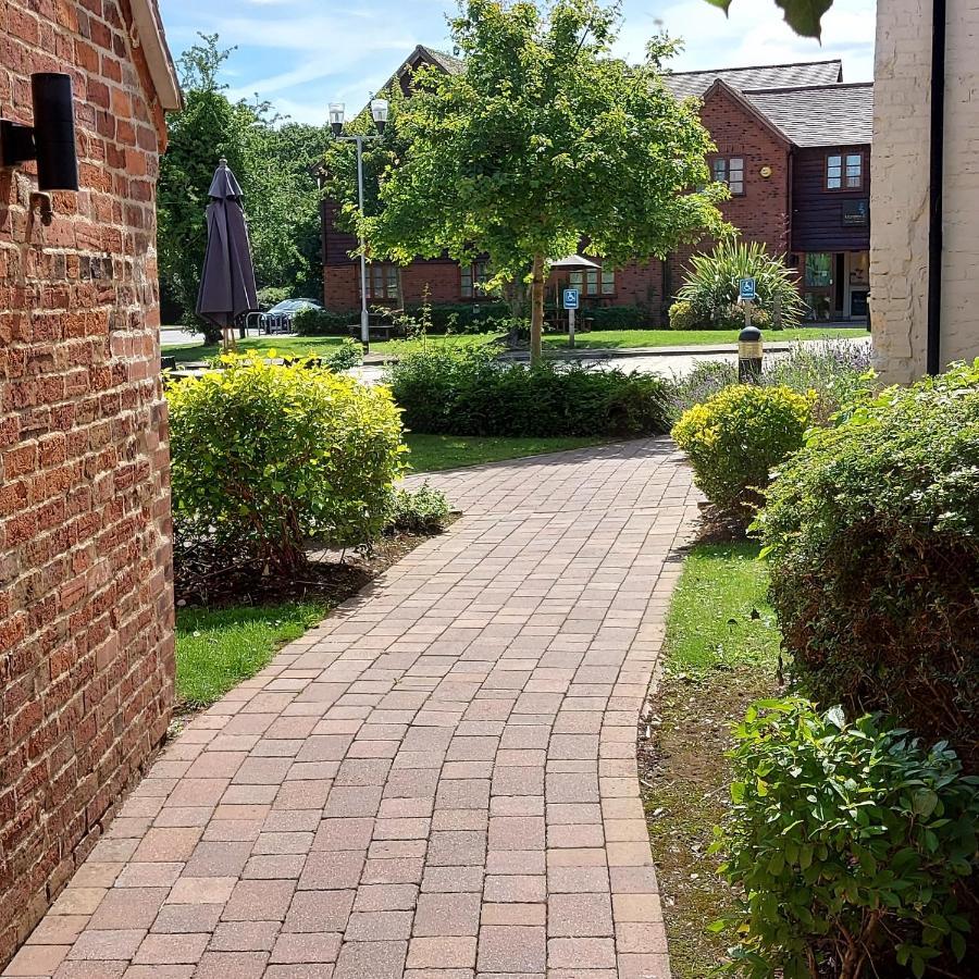 Meadow Farm Redditch By Marstons Inns Экстерьер фото