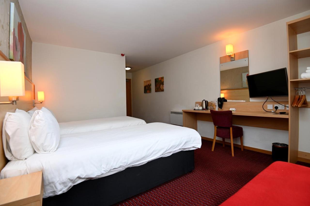 Meadow Farm Redditch By Marstons Inns Экстерьер фото