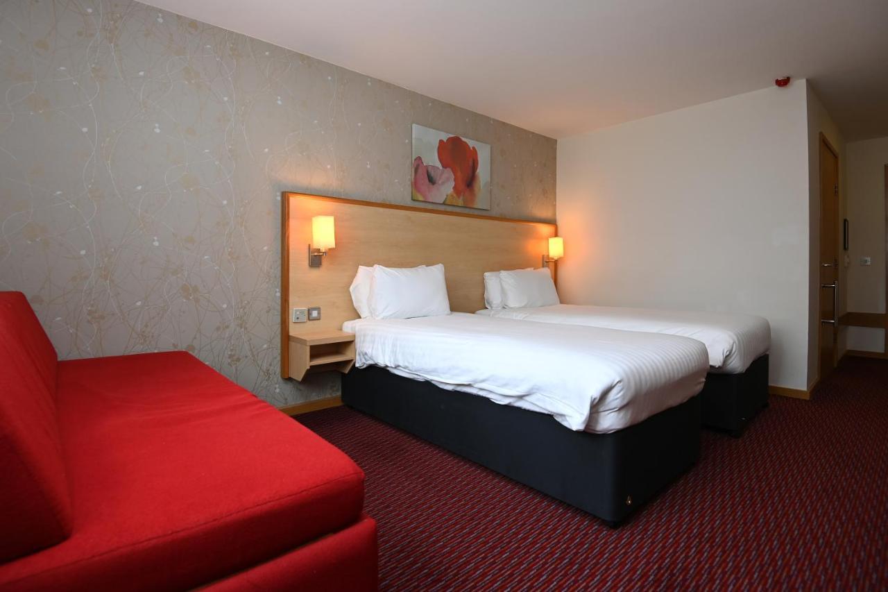 Meadow Farm Redditch By Marstons Inns Экстерьер фото