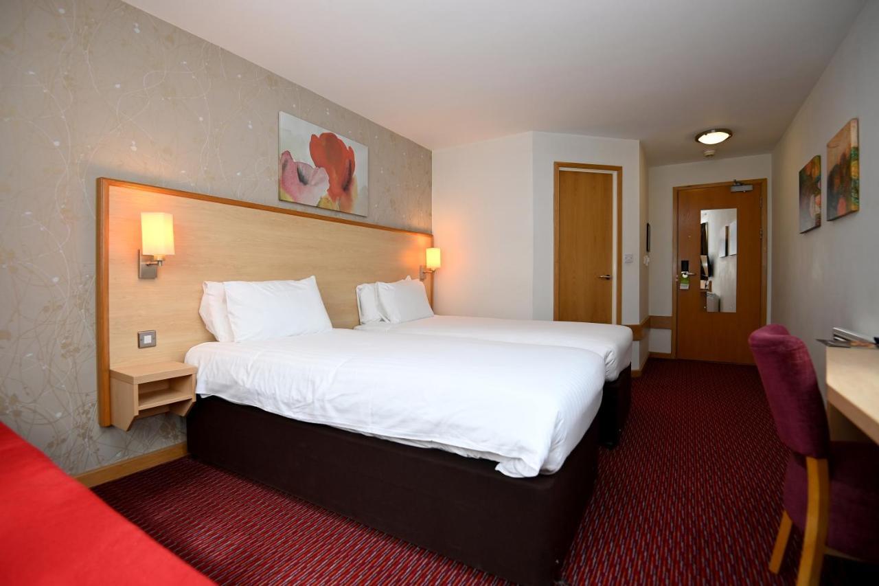 Meadow Farm Redditch By Marstons Inns Экстерьер фото